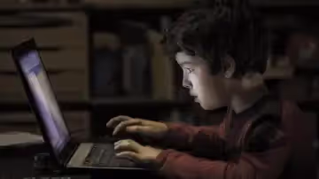 تربية الأطفال إلكترونيًا