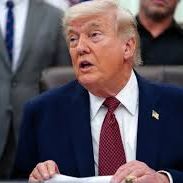 استطلاع: أغلبية الأمريكيين يحملون ترامب مسؤولية ارتفاع البنزين قبيل التجديد النصفي