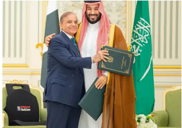  السعودية توقع إتفاقية دفاع مشترك مع باكستان