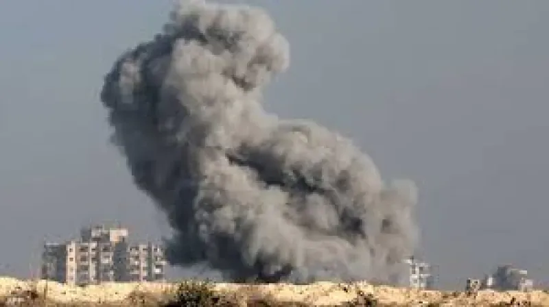  غارات صهيونية عنيفة تهزّ غزة… وتصعيد جديد ينسف التزامات اتفاق وقف إطلاق النار